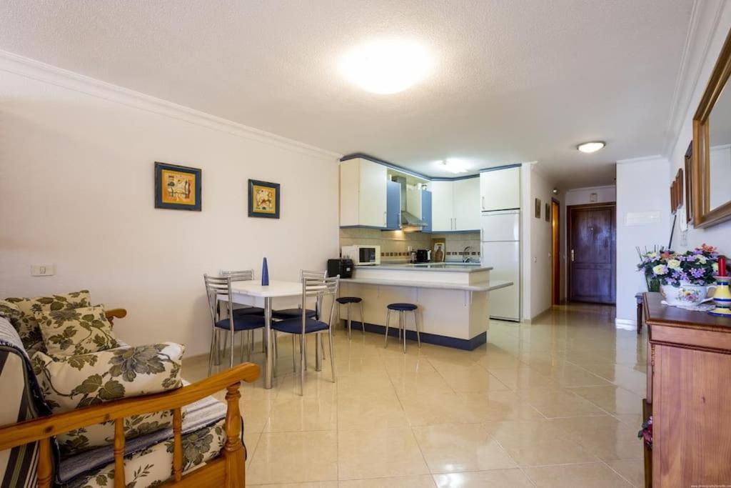 First Line Beach Apartment 拉克鲁斯 外观 照片